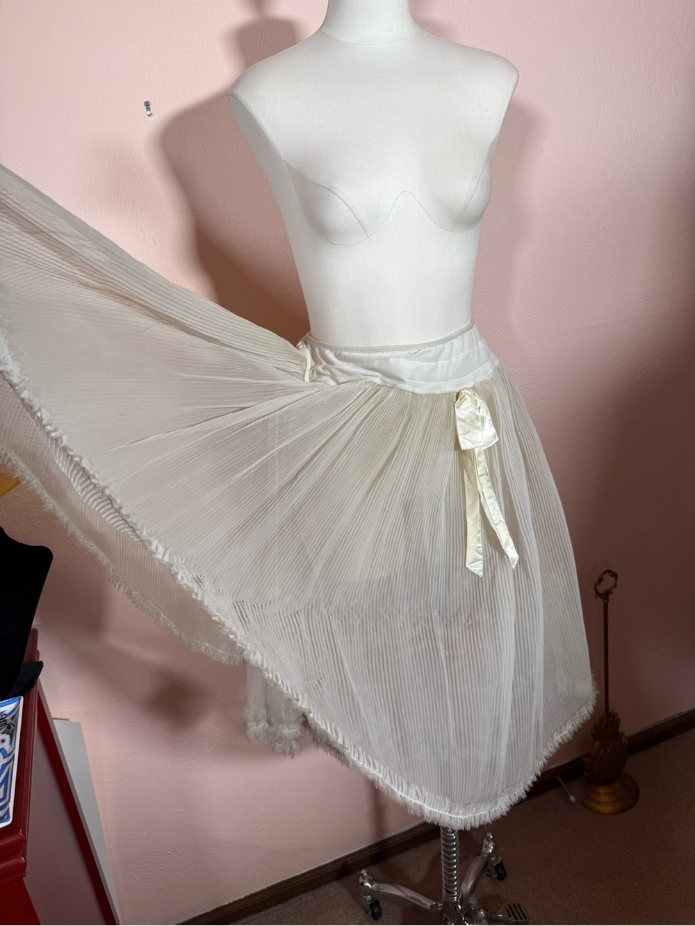 Vintage 1940’s full multilayered micro pleated midi crinoline skirt slip small - Picture 5 of 17